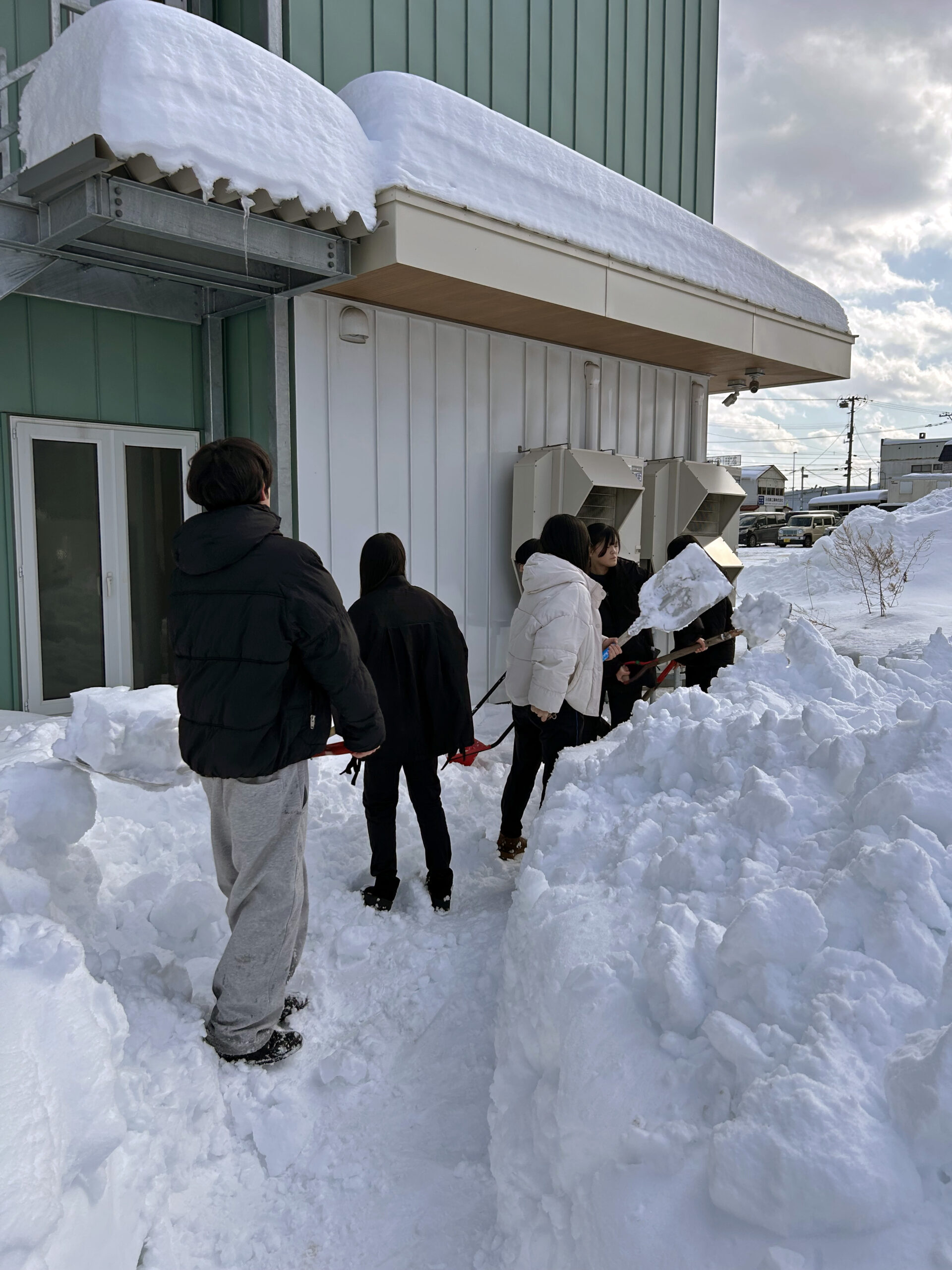 北広島西高1年生のみなさん、除雪ありがとうございます！
